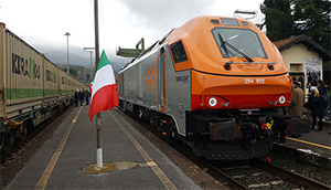 Stadlers first Eurolight locomotive enters service in Italy